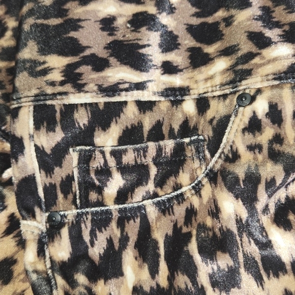 SEVEN7 VELOUR LEGGING CHEETAH PRINT SIZE M NEW WITH TAGS - Picture 13 of 14